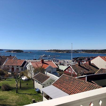 Vacker Vaning Med Havsutsikt I Stroemstads Centrum. Esterno foto