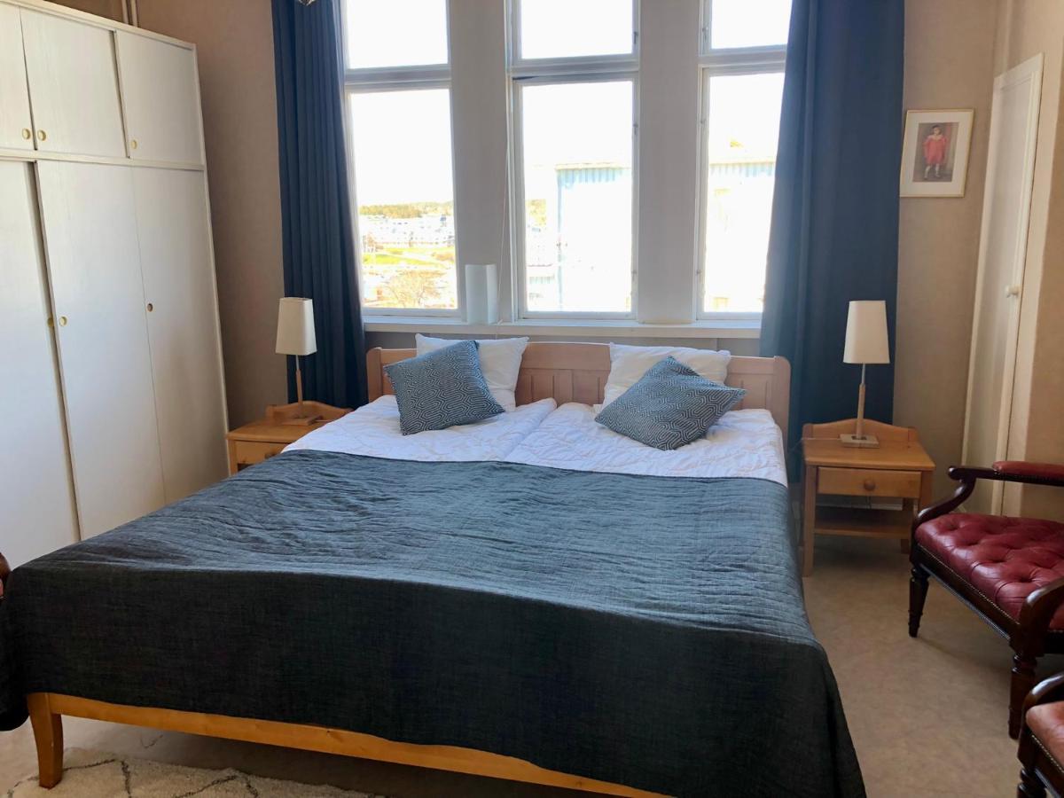 Vacker Vaning Med Havsutsikt I Stroemstads Centrum. Esterno foto